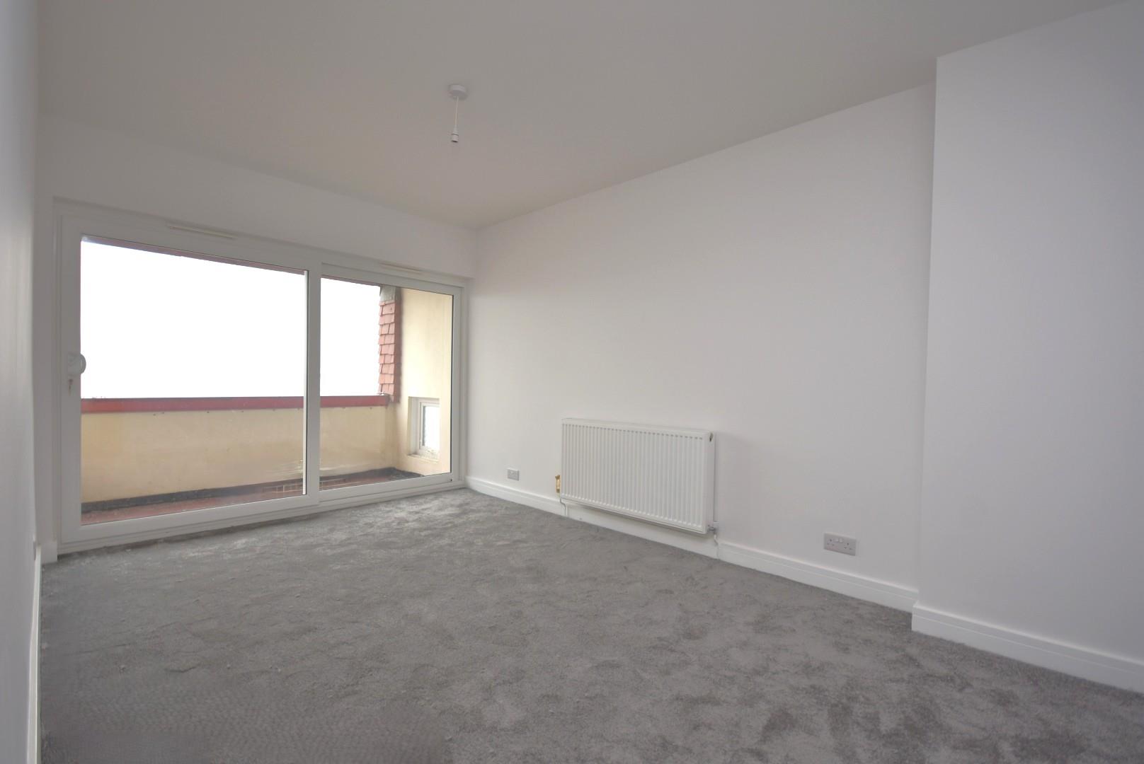 16 Windsor Court, The Esplanade, Penarth, CF64 3AT